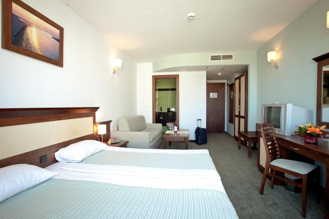 Отель Lion Sunny Beach Hotel Солнечный Берег
