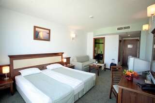 Отель Lion Sunny Beach Hotel Солнечный Берег Двухместный номер с 1 кроватью или 2 отдельными кроватями и балконом-3