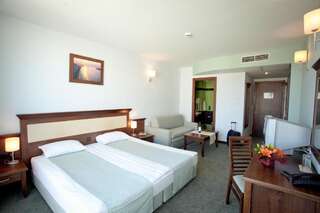 Отель Lion Sunny Beach Hotel Солнечный Берег Двухместный номер с 1 кроватью или 2 отдельными кроватями и балконом-10